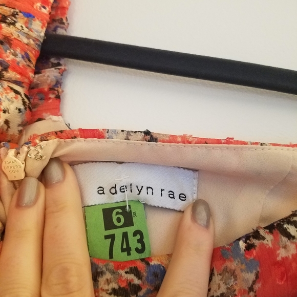 Off the shoulder dress - Picture 3 of 5